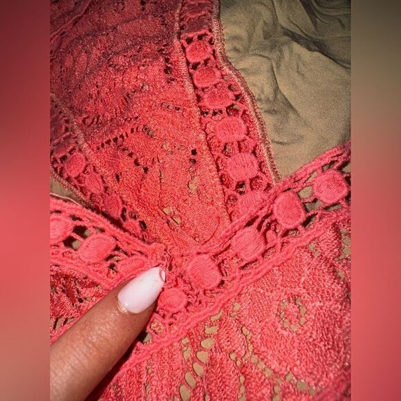 Saylor NWT Darian Crochet Lace Cutout Mini Dress Porcelain Rose Pink Size Large - Picture 11 of 12